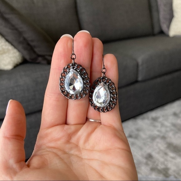 *2/$15* Statment Rhinestone Earrings - Picture 1 of 4